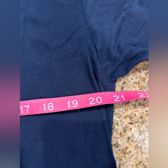 Chicago Bears NFL navy blue t-shirt, bear logo, "NFC North Division" text size L - Picture 4 of 6